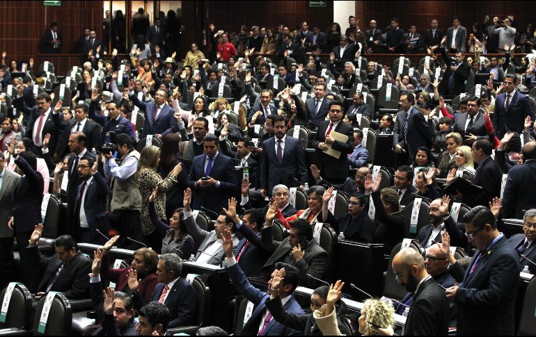 Con el aval de Morena y sus aliados PT y Encuentro Social, que sumó el voto a favor del PRI, Verde y el voto dividido del PRD, se logró la mayoría. EFE / M- Guzmán