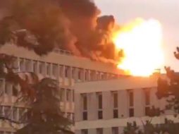 Unas bombonas de gas explotaron tras el incendio en un laboratorio que estaba en proceso de renovación en la Universidad de Lyon. TWITTER