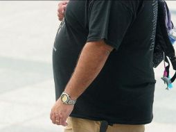 A pesar de que se sabe que las personas con bajo peso están en riesgo de fracturas, este nuevo análisis sugiere que la obesidad también pone en riesgo a las personas. AFP / ARCHIVO