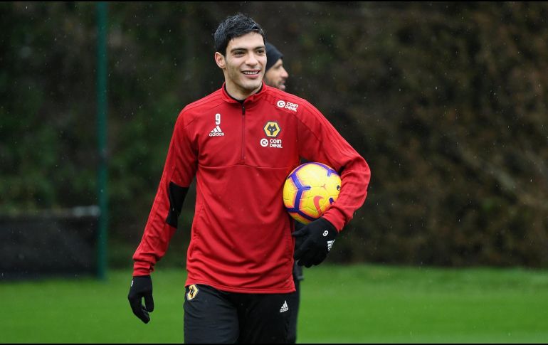 Jiménez destaca la buena labor que ha hecho en la temporada con los Wolves, donde ha sido titular en 21 de 22 partidos y ha anotado seis goles. TWITTER / @WolvesEspanol