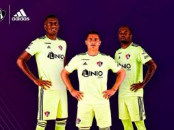 Ésta es la tercera equipación de los Zorros. El primer unforme de la Academia es el Clásico rojinegro y el segundo consta de camiseta gris y pantaloncillo negro.TWITTER/@atlasfc