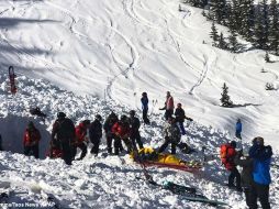 Rescatistas y voluntarios trabajaron varias horas en la zona, en busca de otras posibles víctimas. TWITTER/@Shermanbot
