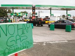 La metrópoli aún resiente los estragos de la escasez de gasolina. EFE