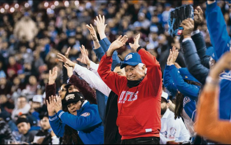 El ambiente en las gradas del Estadio Charros es inmejorable en cada juego. CHARROS DE JALISCO