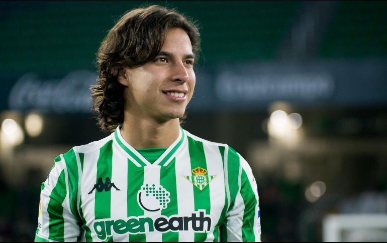 Este domingo los dos mexicanos podrían compartir el terreno de juego. Lainez, reciente fichaje estelar del cuadro bético, espera hacer su debut oficial en el futbol europeo. MEXSPORT / ARCHIVO