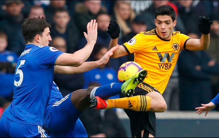 Raúl Jiménez jugó de buena manera todo el cotejo y si bien se le negó el gol en dos remates, tuvo la capacidad de colaborar en la diana del triunfo. AFP / A. Dennis