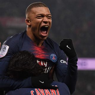 Con tripletes de Cavani y Mbappé, PSG tritura a Guingamp