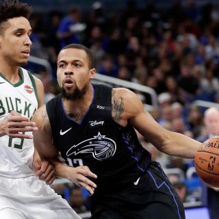 Bledsoe dirige el ataque de los Bucks, y vencen al Magic