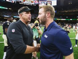 Sean Payton (izq.) y Sean McVay (der.) comandan a dos de las mejores ofensivas de la Liga. AFP