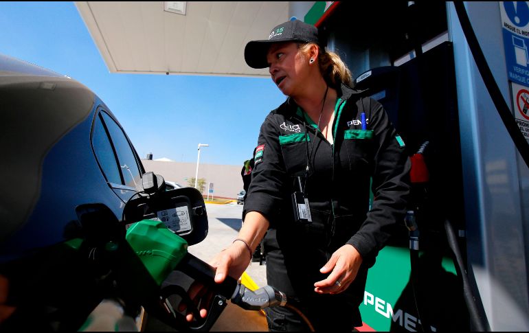 Aseguran que si hubiese desconfianza con la estrategia contra el huachicoleo, habría problemas en depreciación del peso en la Bolsa. AFP / ARCHIVO