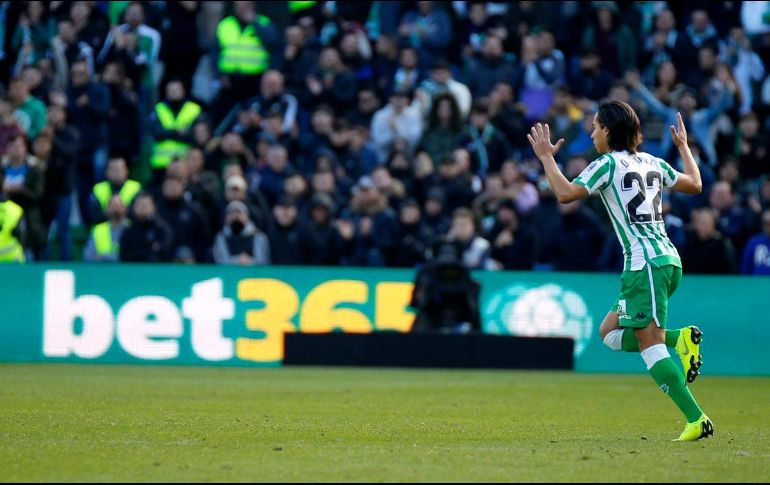 Lainez fue ovacionado de buena manera y en su primera intervención dejó un buen destello. TWITTER / @RealBetis
