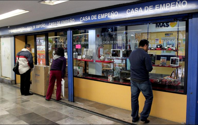 Durante enero incrementan los empeños que es una de las formas que encuentran las personas para resolver el desgaste económico, y enfrentar el aumento de precios. EL INFORMADOR / ARCHIVO