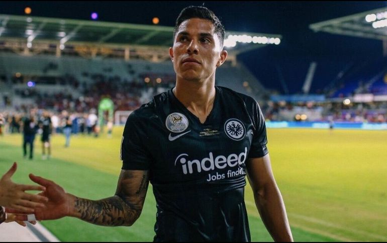 Salcedo firmará su contrato en las próximas horas para entonces, Tigres hacerlo oficial. TWITTER / @eintracht_esp