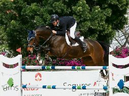 Rodrigo Lambre, a lomos de “Chapilot” se impuso en el Gran Premio Scappino celebrado ayer en el GCC. EL INFORMADOR / A. Camacho