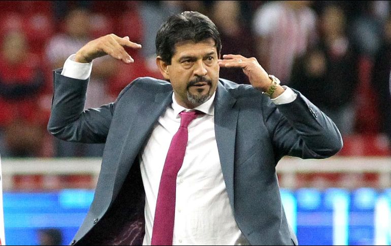 José Saturnino Cardozo afirma que trabaja para que su escuadra tenga un mejor desempeño en cada juego que entrenta. AFP / U. Ruiz