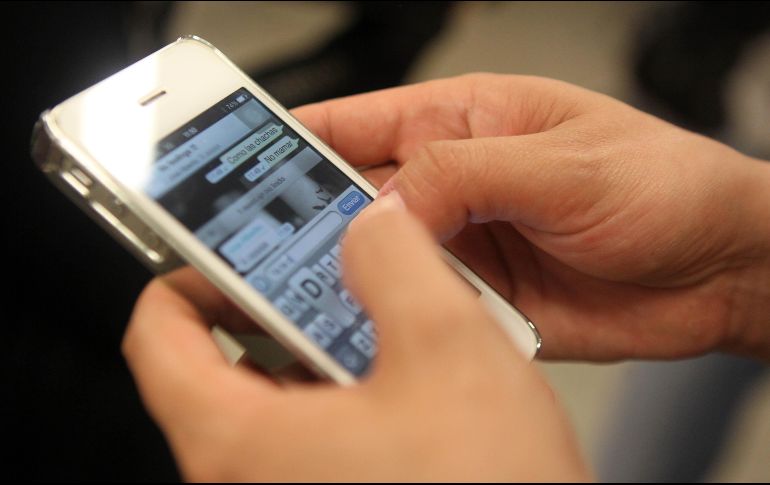 La aplicación sólo permitirá el reenvío de mensajes a cinco chats a la vez.  EL INFORMADOR / ARCHIVO