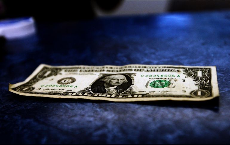 Este lunes, el dólar registró un ligero avance desde el inicio de la jornada. EL INFORMADOR/ARCHIVO