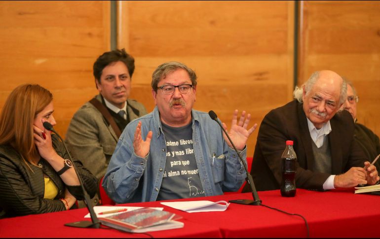 Taibo II reiteró a los periodistas que aunque no está de acuerdo con muchas publicaciones que se han hecho, nunca va a destruir un libro. SUN/L. Cortés