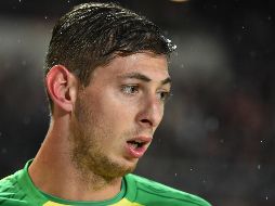 El delantero viajaba hacia Gales, donde se incorporaría a su nuevo equipo, el Cardiff de la Liga Premier. AFP / ARCHIVO