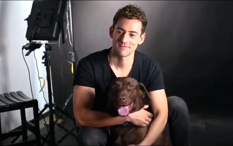 Luis Gerardo Méndez forma parte de la lista de celebridades que promueve la bondad hacia los animales, junto con Peta Latino, entre ellos Kate del Castillo y Alfonso Herrera. INSTAGRAM  /@luisgerardom