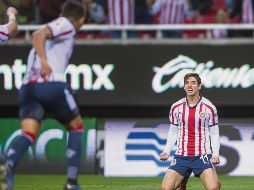 Isaac Brizuela hizo gol y dio pase para otro en la victoria de Chivas contra Xolos en la primera jornada del Clausura 2019. MEXSPORT / ARCHIVO