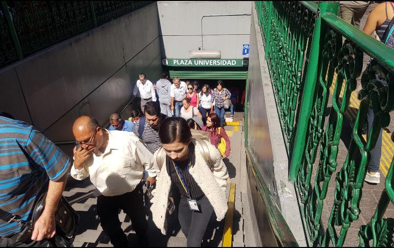 Pese al aumento de pasajeros, el servicio se brinda con el mismo número de vagones. EL INFORMADOR/E. Barrera