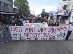 Al momento los maestros mantienen presencia con plantones y bloqueos en seis tramos ferroviarios. EFE / I. Villanueva