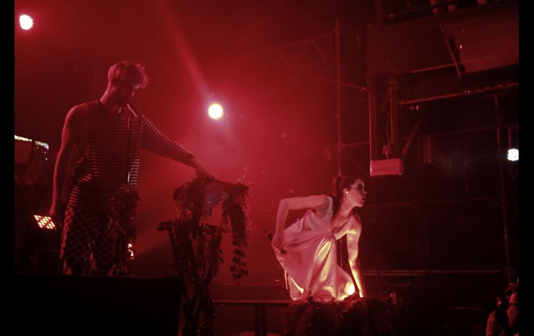 Sofi Tukker y su fiesta en escena