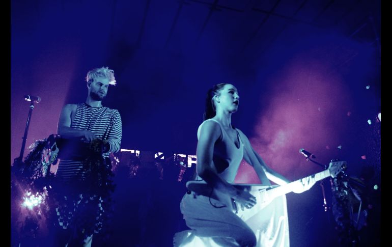 Sofi Tukker y su fiesta en escena