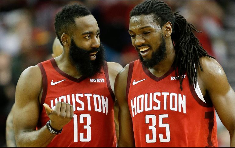 James Harden (13) sigue siendo el referente en la ofensiva de los Rockets de Houston. AP/E. Smith