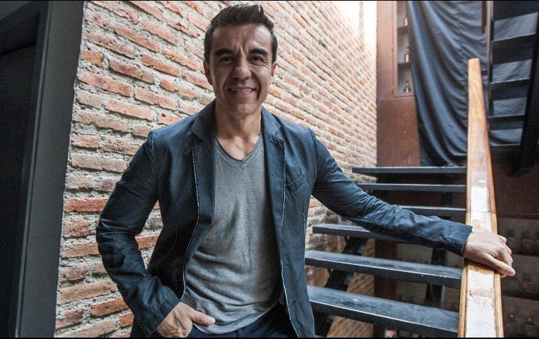 Adrián Uribe considera que el teatro funciona como un elemento relajante y transformador contra los momentos arduos de la vida cotidiana. EL INFORMADOR/Archivo