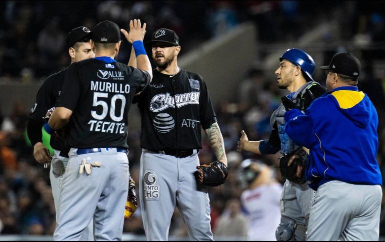 ''El grupo se unió, se dio ánimos. Se hizo una reunión para levantar la moral y se notó, salieron con mucha entrega'', dijo el manager blanquiazul Roberto Vizcarra. TWITTER / @charrosbeisbol