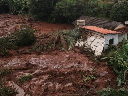 Vista con dron de los efectos del desastre causado por la rotura de una represa que contenía residuos minerales de la compañía Vale. EFE/A. Lacerda