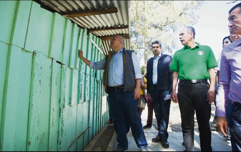 El gobernador realizó un recorrido por el municipio de Talpa. ESPECIAL