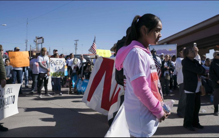 Donald Trump considera que en lo que va del año la inmigración ilegal le ha costadoa  EU más de 18 mil millones de dólares. AFP/P. Ratje