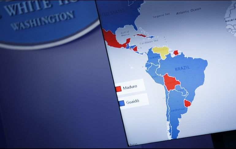 Mostraron un mapa donde indicaba en color rojo a los países que respaldaban a Maduro, y en azul a aquellas naciones que apoyan a Juan Guaidó. EFE / S. Thew