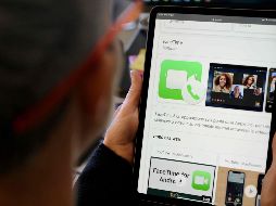 La compañía decidió inhabilitar a primera hora de hoy esa función, pero sigue funcionando con normalidad la opción de llamadas individuales de FaceTime. AFP / ARCHIVO
