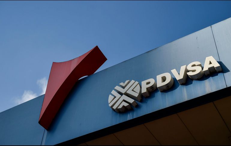 Estados Unidos emitió sanciones contra la petrolera PDVSA para evitar el desvío de recursos del régimen de Nicolás Maduro. AFP / L. Robayo
