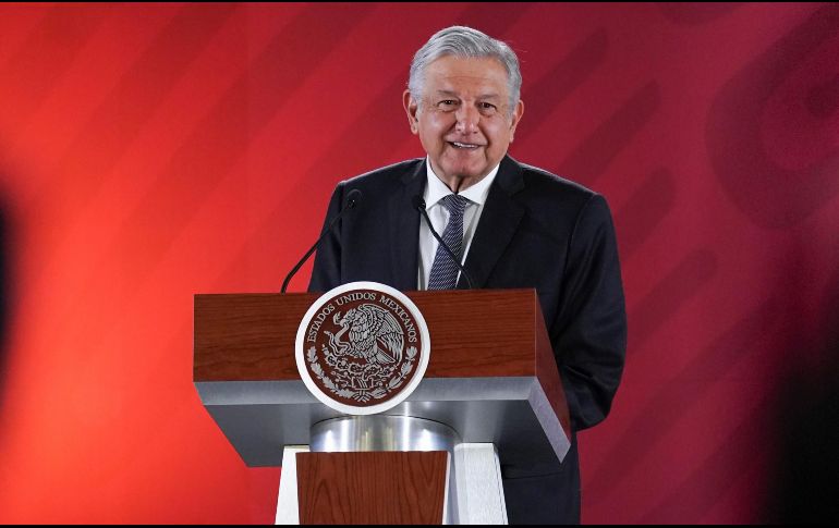 El Mandatario ha demostrado que es un fiel amante del rey de los deportes y por ello anunció escuelas de beisbol en todo el país. EFE /