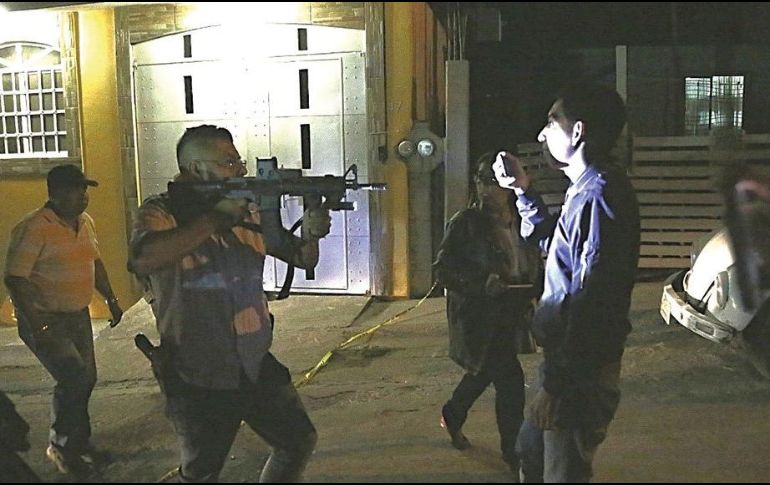 Las imágenes de la amenaza causaron indignación en redes. TWITTER/@ElInformanteMX