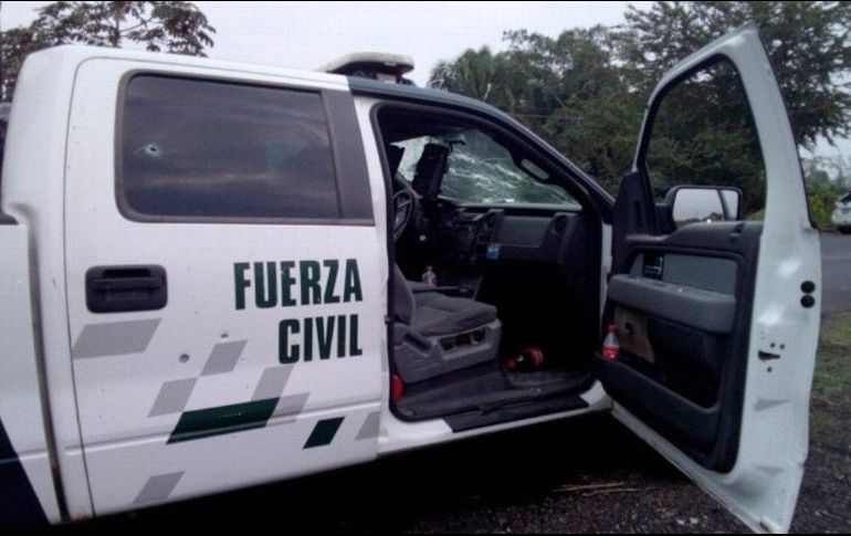 Agentes fueron emboscados a las afueras de la ciudad de Tierra Blanca, sobre la carretera federal 145 Tinajas-Cd. Alemán. TWITTER/@PresenciaAN