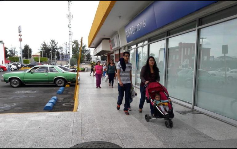 Sugieren a los usuarios de los servicios financieros tomar sus precauciones. EL INFORMADOR / ARCHIVO