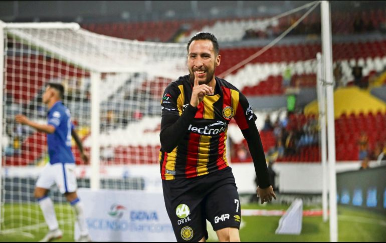 Jesús la “Joya” Vázquez celebra tras conseguir el 2-1 a favor de los Leones Negros, que terminó empatando con Correcaminos. EL INFORMADOR / F. Atilano