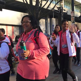 Los voluntarios, el corazón del Súper Bowl