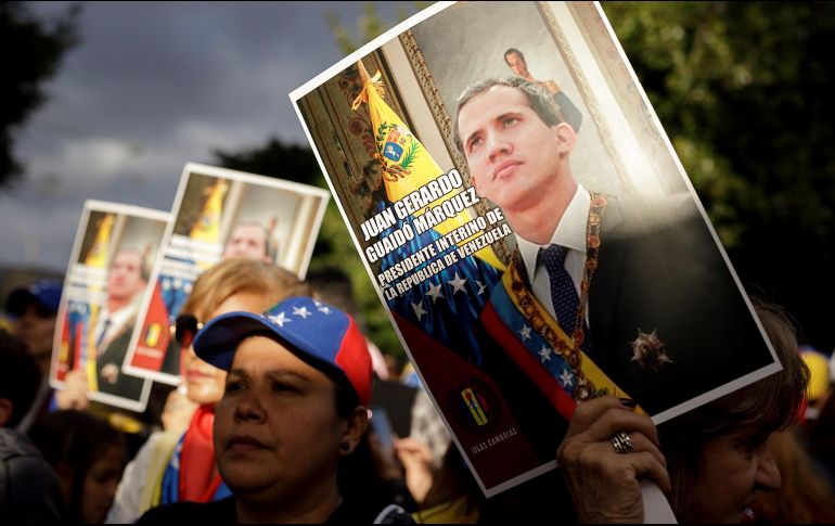 Las movilizaciones no sólo ocurrieron en Venezuela, pues en otros países también se organizaron manifestaciones para presionar la salida de Maduro. EFE/L. Muñoz