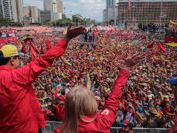 Ante miles de seguidores, Maduro respaldó la propuesta de convocar este año y no hasta 2020 a elecciones para renovar la Asamblea Nacional. AFP / ARCHIVO
