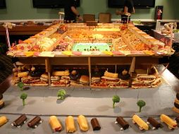 Los aficionados alemanes presentan su botana con un esmero único.TWITTER/@TobySB51