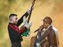 El rapero Travis Scott junto a Maroon 5 durante el show de medio tiempo del Super Bowl LIII. EFE