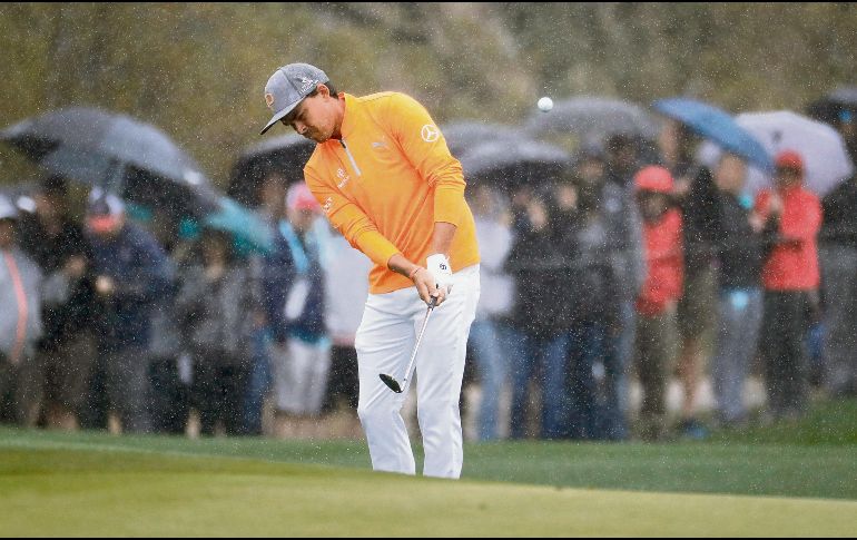 El estadounidense Ricky Fowler aprovechó la ventaja con la que inició el domingo para coronarse en Arizona. AP