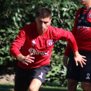 Esteban Carvajal ya entrenó con Atlas